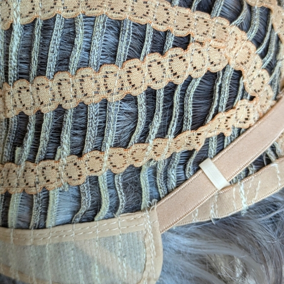 Sexy Short Wavy Curly Parting Synthetic Wig Gray The cap is medium/ regular size - Picture 10 of 11